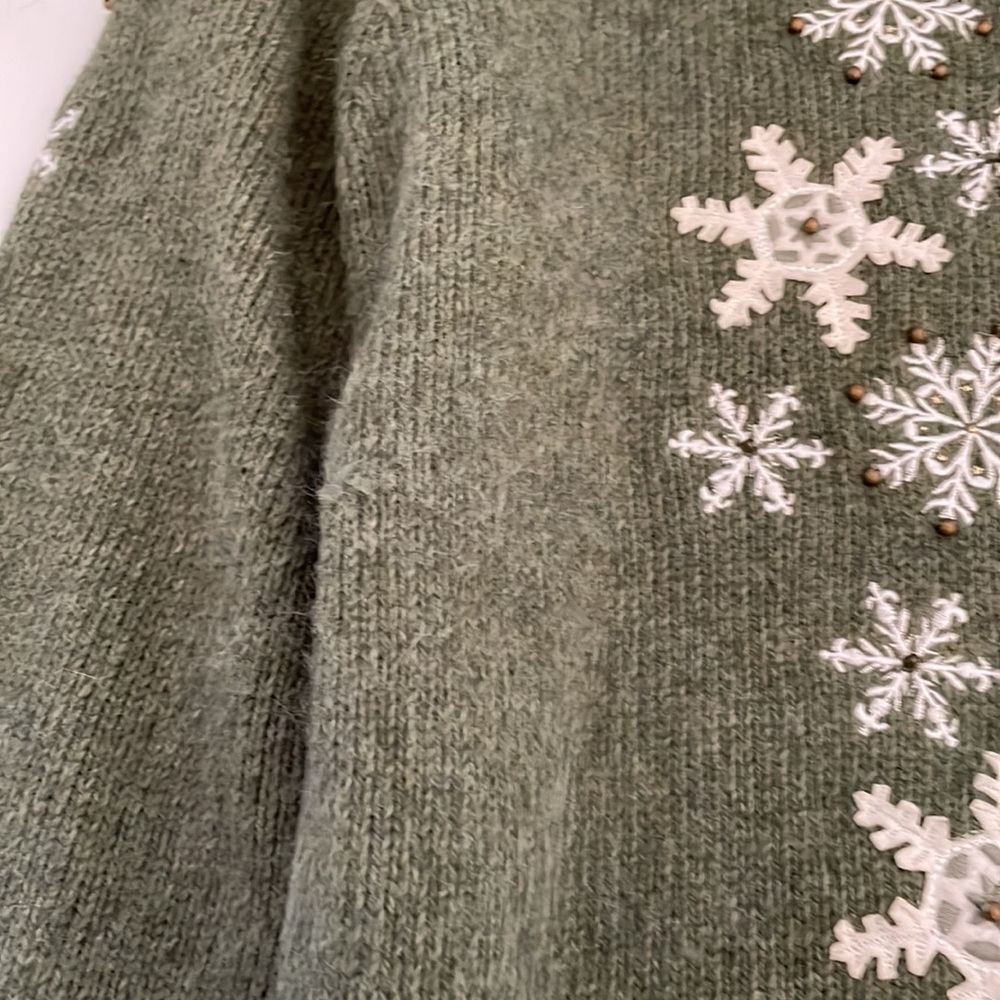 Croft & Barrow Petite Sz P/M Snowflake Sweater - Picture 4 of 11
